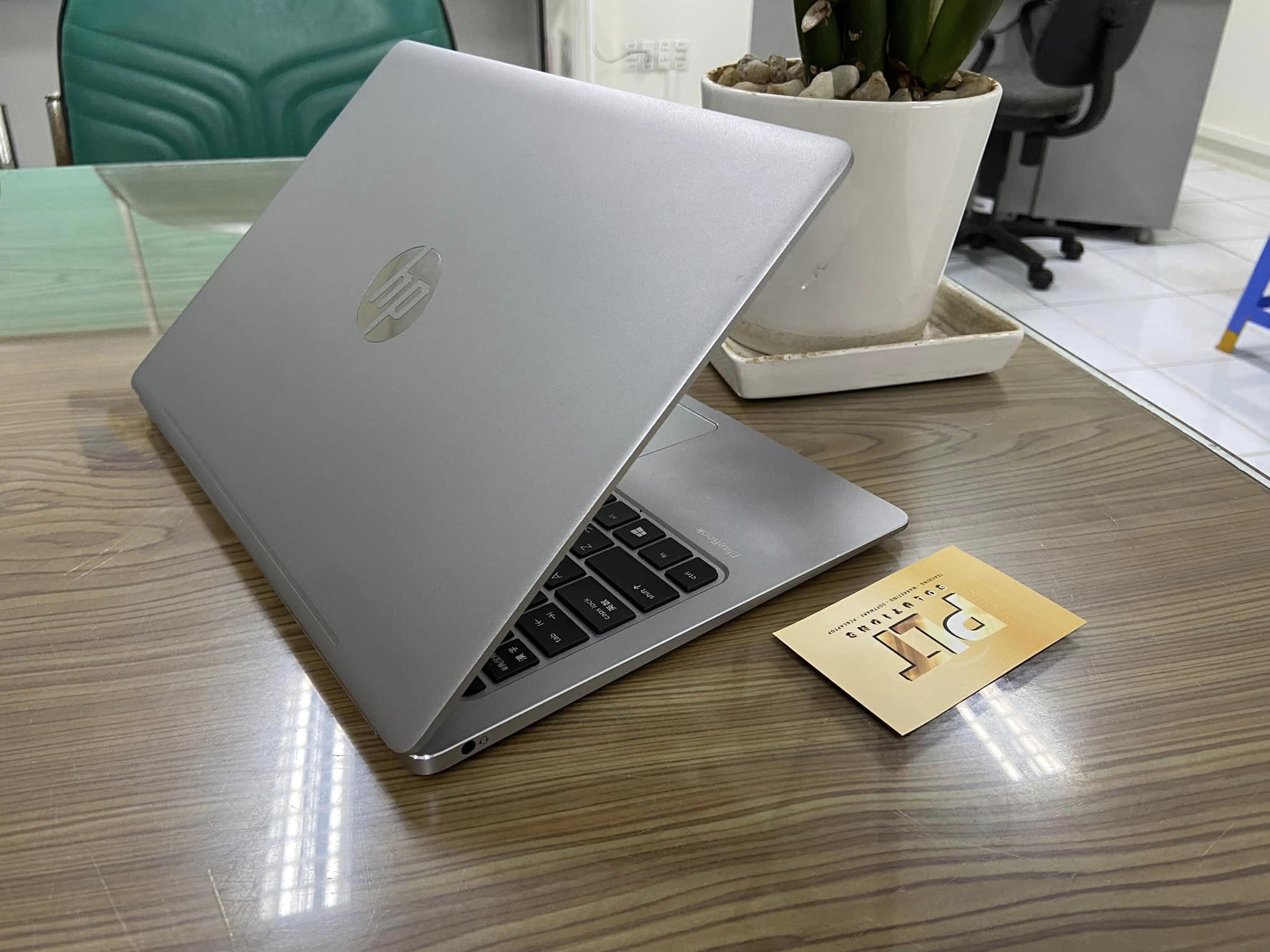 LAPTOP HP CORE M5-6Y54 HỢP KIM NHÔM NGUYÊN KHỐI MỎNG ĐẸP, RAM LỚN 8GB CÙNG SSD 256GB SIÊU NHANH XỬ LÝ ỨNG DỤNG MƯỢT MÀ