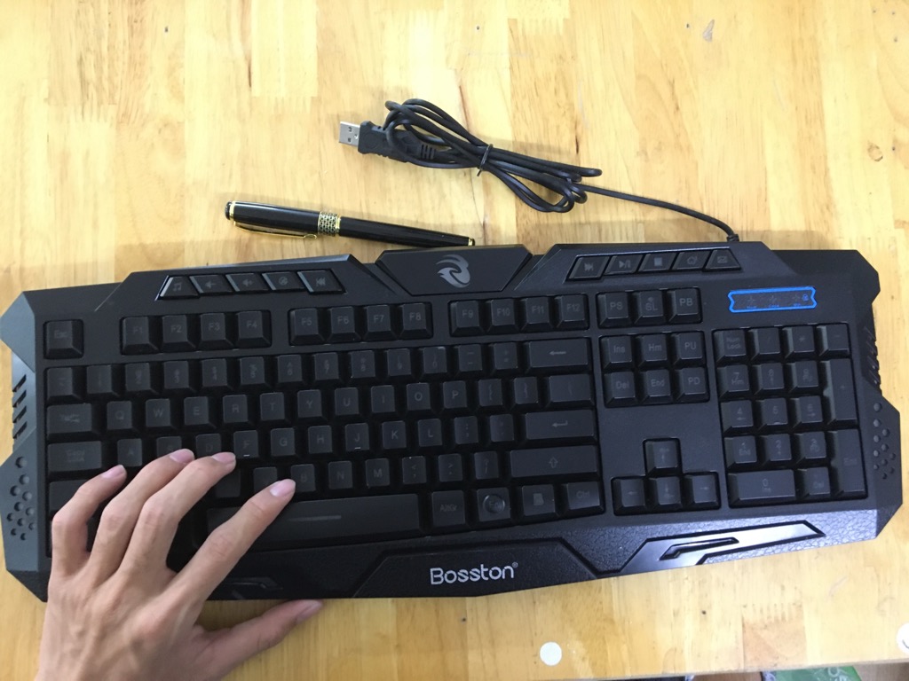 BÀN PHÍM BOSSTON C888 GAMING CHẤT LƯỢNG (Có đèn) (BH 12Tháng)