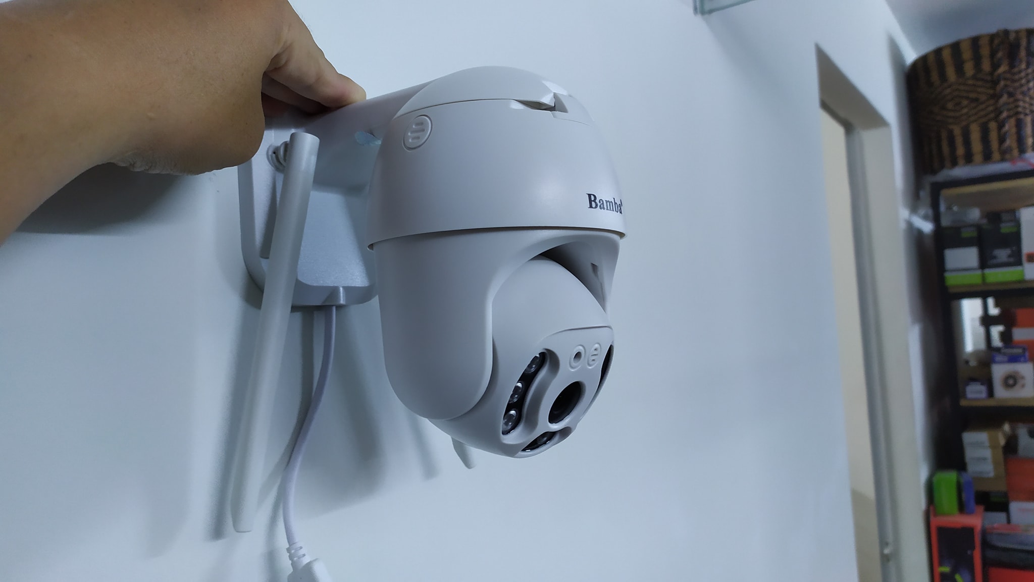 Camera đại bự độ phân giải Cao, Góc nhìn rộng, Xoay PTZ, chống nước, thẻ nhớ 32Gb lưu trữ tốt...