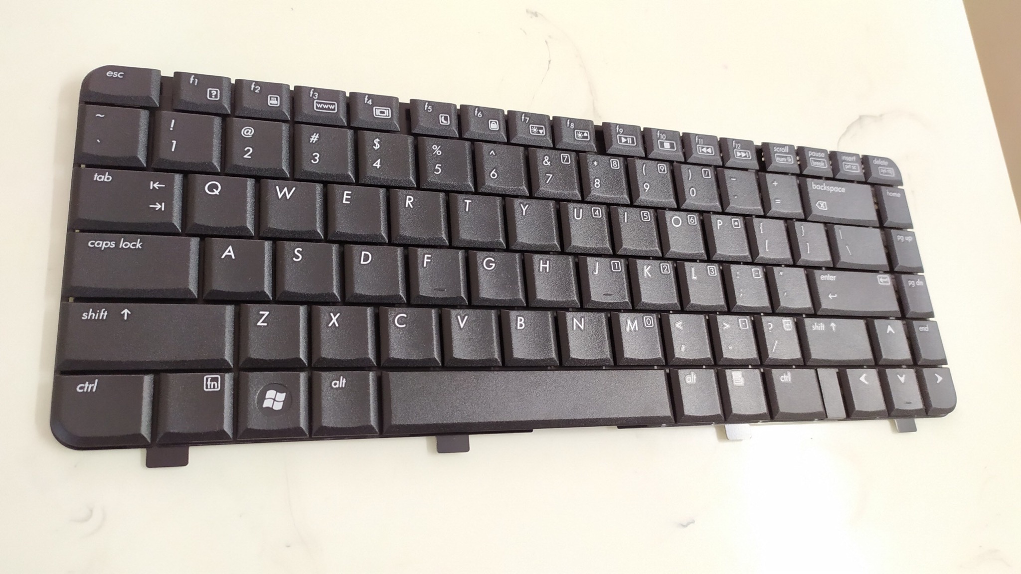 BÀN PHÍM HP DV2000, V3000, V3500, V3600, V3700, V3800 (MÀU ĐEN) (BH 12 THÁNG)