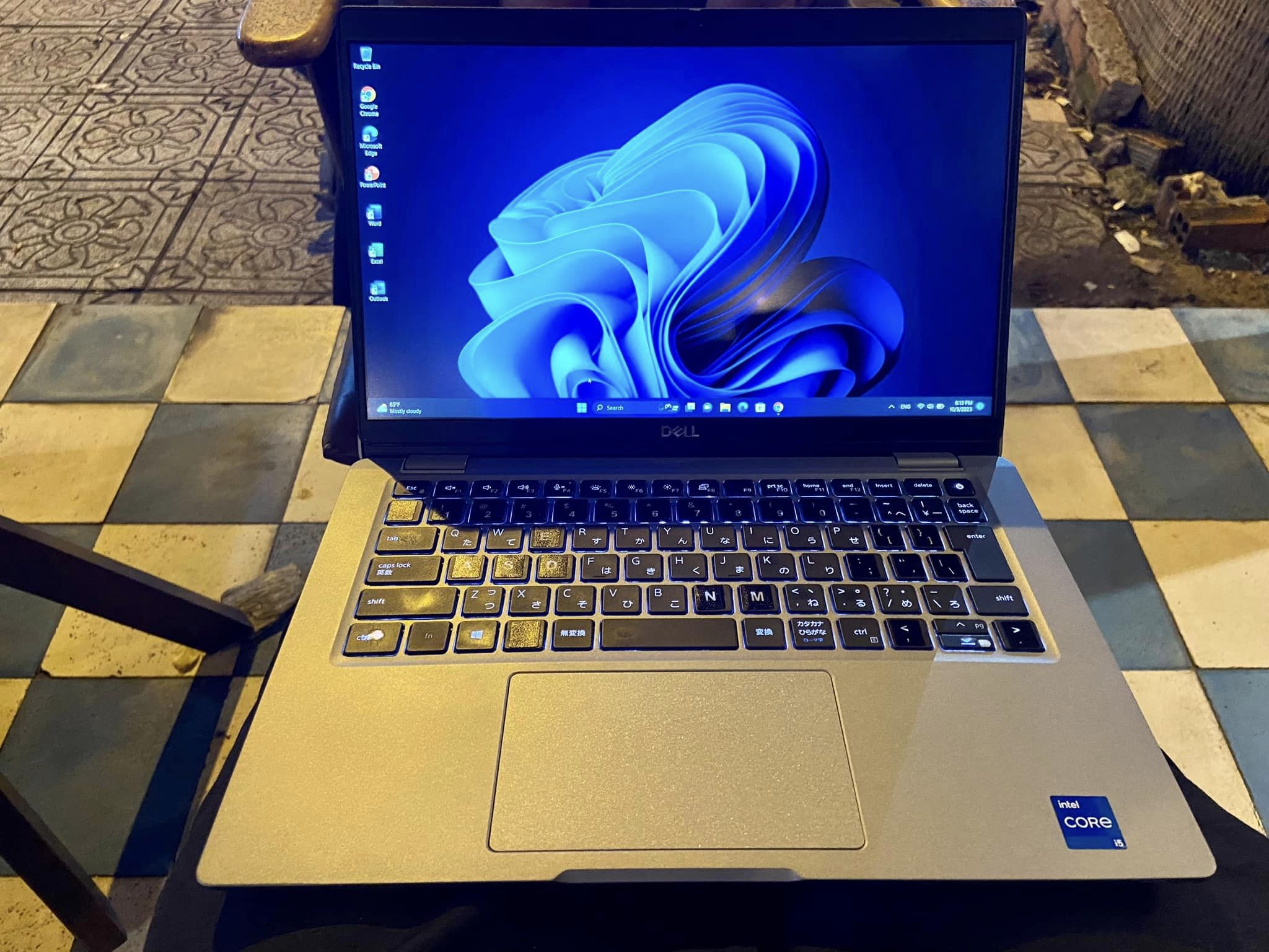 DELL LATITUDE 5320 DÒNG CAO CẤP MAIN XỊN VỚI CẤU HÌNH CORE I5 THẾ HỆ 11 G7, RAM LỚN 8GB, SSD 256GB SIÊU TỐC ĐỘ, PIN LÂU 5H CÙNG MÀN HÌNH FHD 13.3 IPS NHỎ GỌN TUYỆT ĐẸP