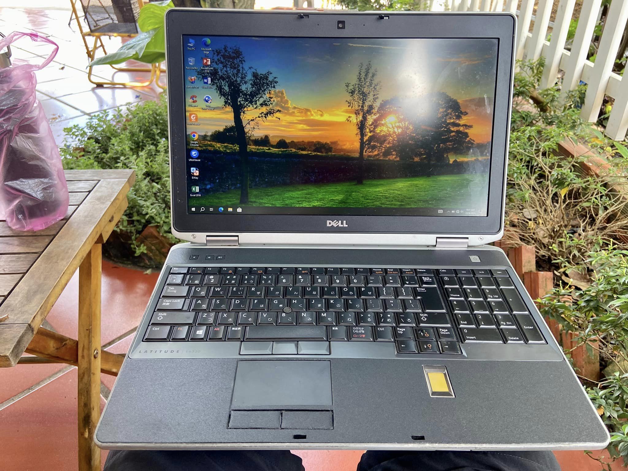 DELL 15INCH CORE I5-2520M TỐC ĐỘ MẠNH MẼ, RAM LỚN 8Gb, Ổ SSD 128Gb, MÀN HÌNH HD CÙNG PIN TỐT MANG LẠI TRẢI NGHIỆM LÀM VIỆC THOẢI MÁI