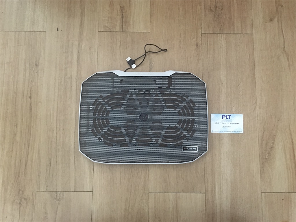 ĐẾ TẢN NHIỆT MỘT QUẠT LỚN CÓ ĐÈN ĐẸP MẮT GIÚP LAPTOP GIẢM ĐI CƠN NÓNG