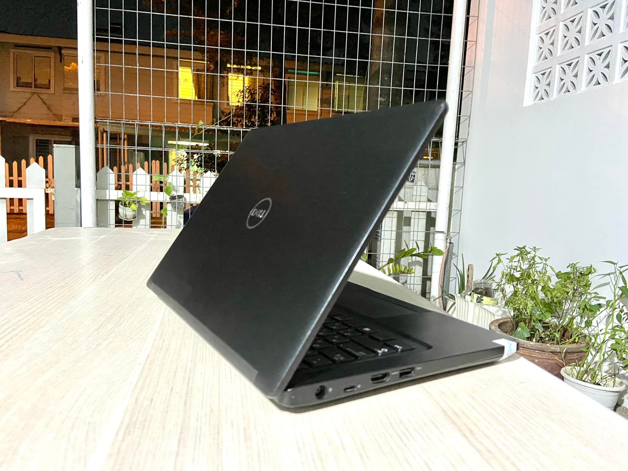 DELL NHẬT 12.5 inch CORE i7-8650u 4 NHÂN 8 LUỒNG MẠNH MẼ, TỐC ĐỘ CAO TỚI 4.20GHz, RAM LỚN 8Gb, SSD NVME 256Gb SIÊU NHANH, PIN TRÂU 6 GIỜ