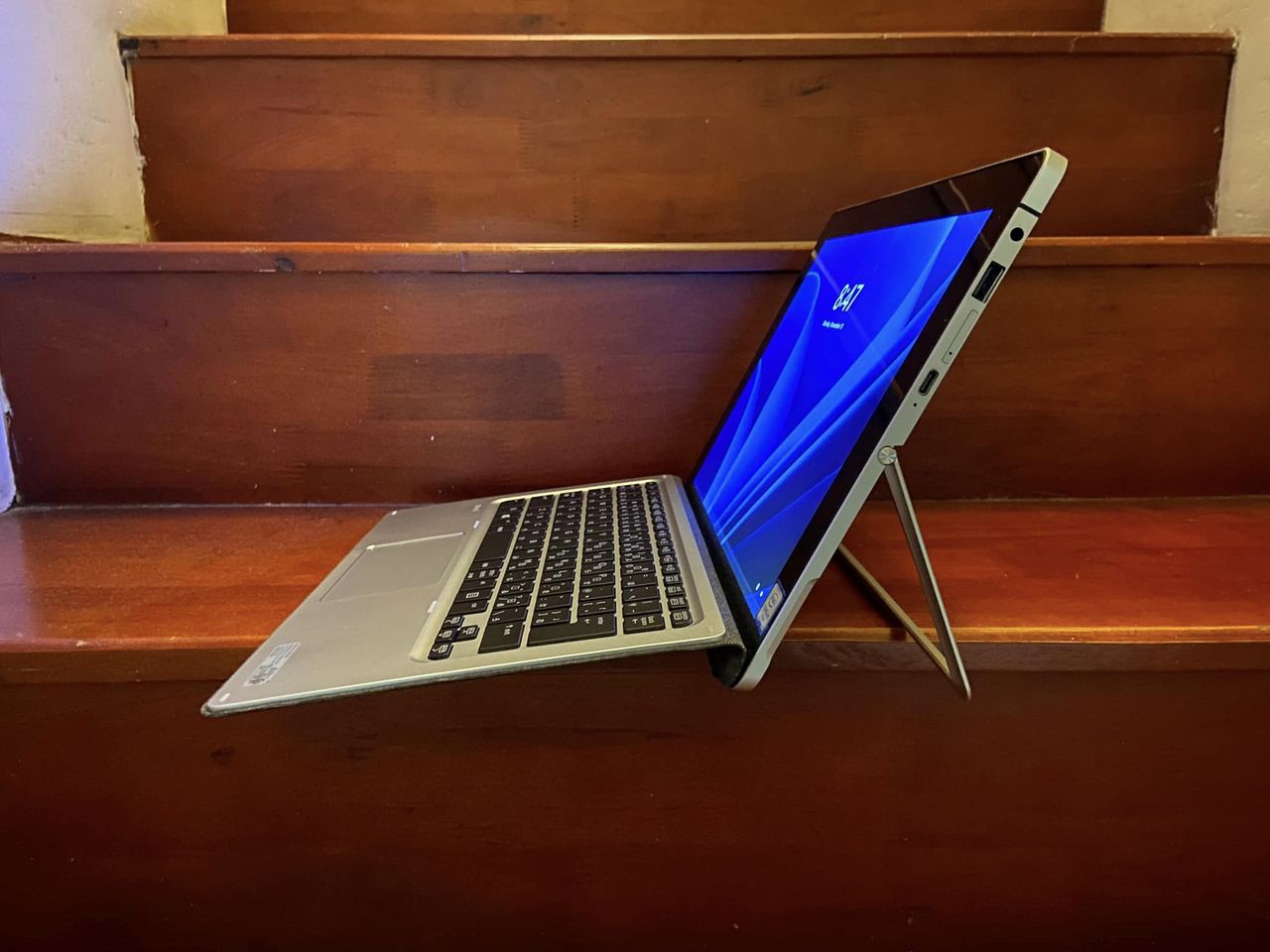 HP SIÊU CẤP MÀN HÌNH CẢM ỨNG FULL HD IPS CỰC ĐẸP, CORE (TM) M5-6Y54, RAM LỚN 8GB - SSD 256GB MƯỢT MÀ - PIN TRÂU 6H, RẤT THÍCH HỢP ĐỂ GIẢNG DẠY, HỘI HỌP, QUẢN LÝ DỰ ÁN....