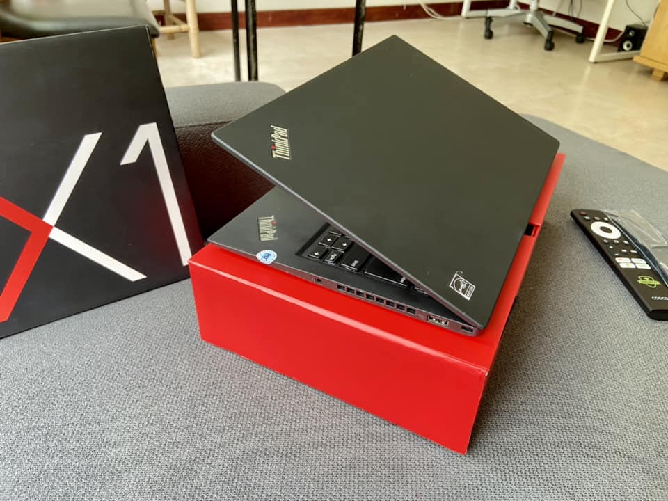 X1 CARBON GEN6 CORE I5-8250U MỎNG ĐẸP VỚI VỎ CARBON CAO CẤP, RAM LỚN 8GB, SSD 256GB SIÊU NHANH, MÀN HÌNH MỊN ĐẸP CÙNG PIN LÂU MANG LẠI TRẢI NGHIỆM CÔNG VIỆC TUYỆT VỜI