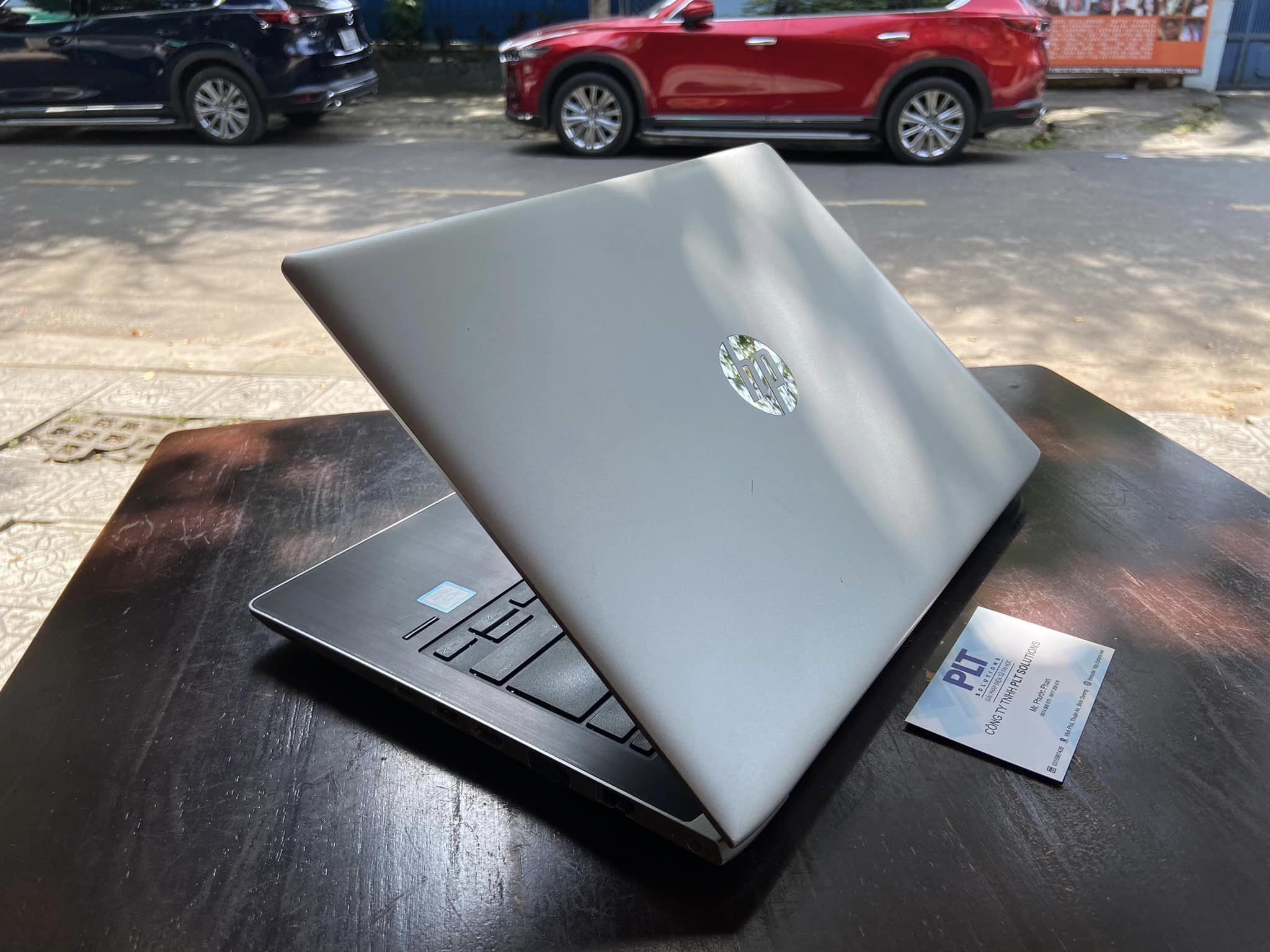 HP LIKE NEW CORE I5 THẾ HỆ 7 NGOẠI HÌNH 13.3INCH CỰC SÁNG ĐẸP, RAM LỚN 8GB, Ổ CỨNG SSD NVME 256GB SIÊU NHANH CÙNG PIN LÂU 4H THEO BẠN ĐI MUÔN NƠI