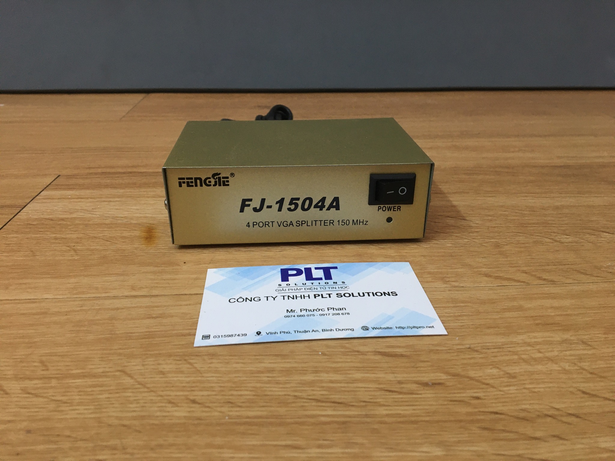 BỘ CHIA MÀN HÌNH FENGJLE 4 PORT VGA SPLITTER 150MHZZ FJ-1504A (1 CHIA 4 CỔNG)